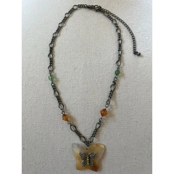 Butterfly MOP Necklace - Picture 3 of 4